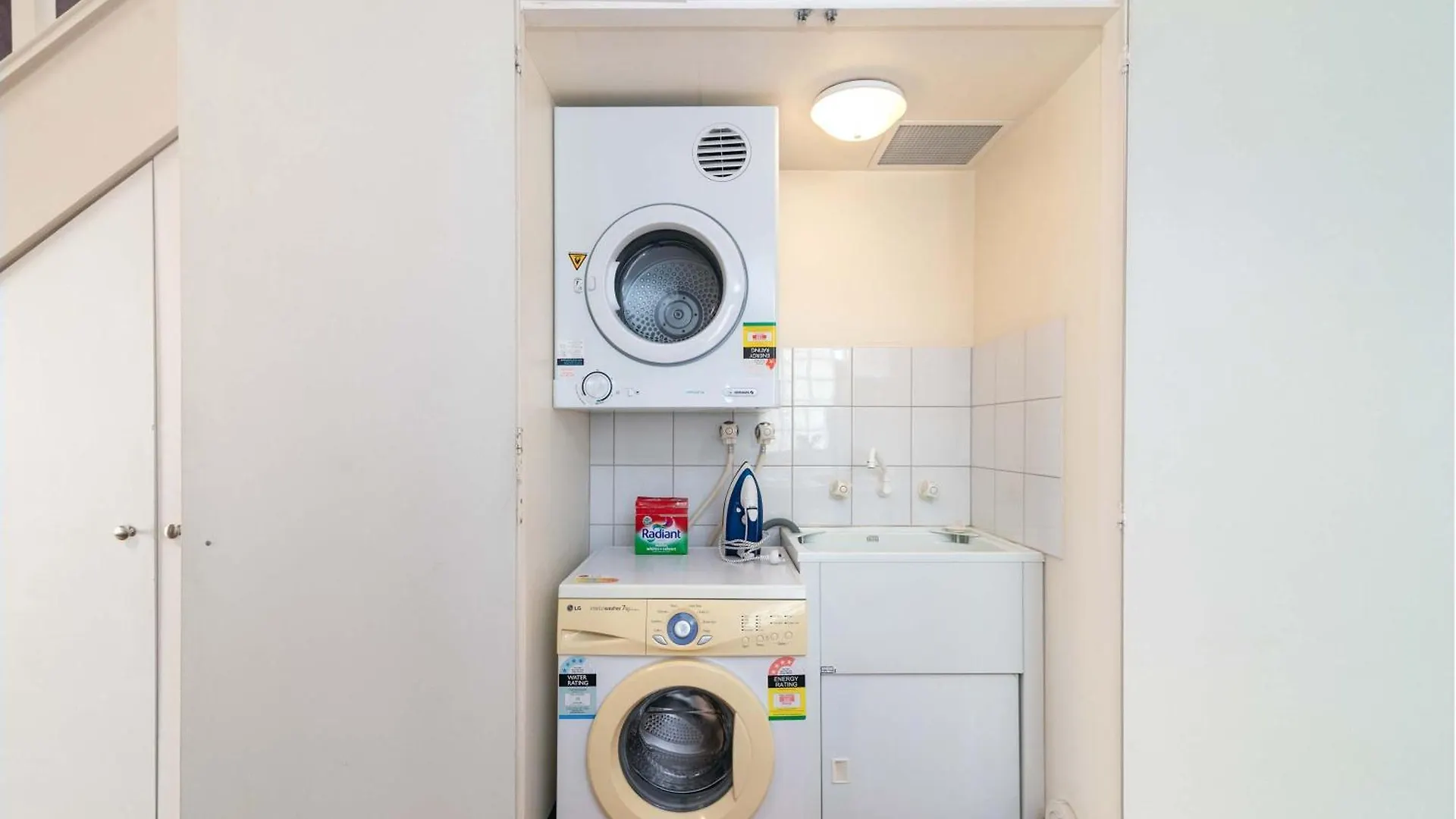 Holiday home 2Br Urban Nest Cosy & Central - Free Parking Adelaide